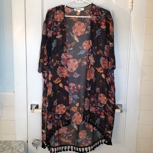 Beautiful floral kimono. Never worn.